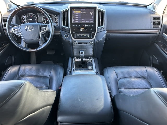 2018 Toyota Land Cruiser  12