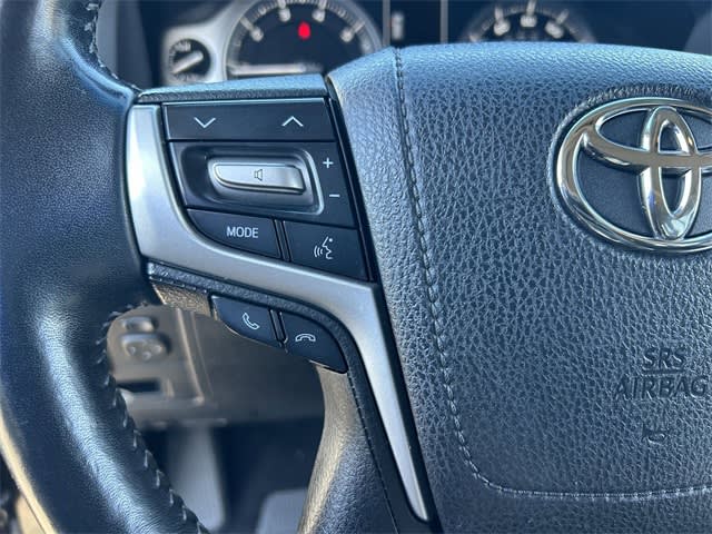 2018 Toyota Land Cruiser  26