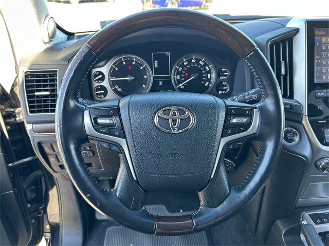 2018 Toyota Land Cruiser  13