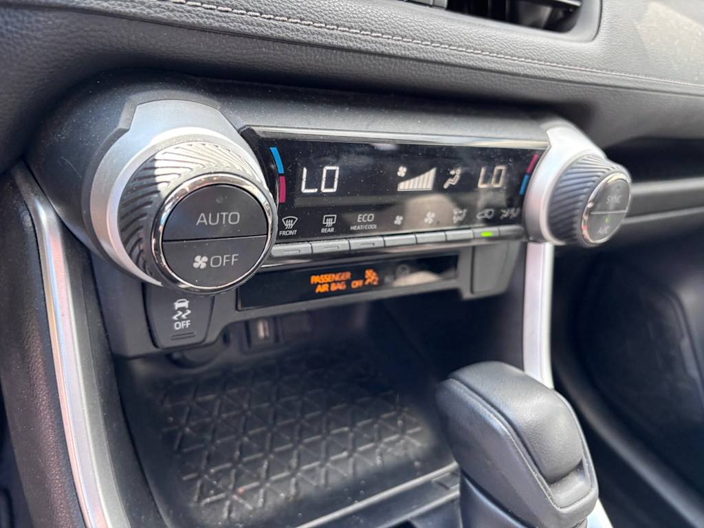 Thumbnail: 2022 Toyota RAV4 - 23