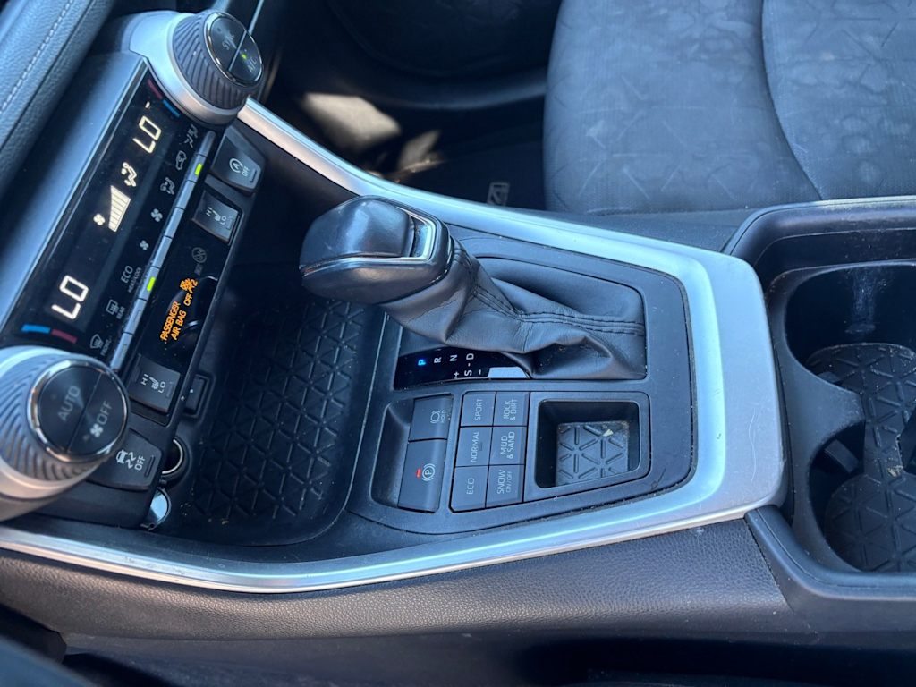 Thumbnail: 2021 Toyota RAV4 - 10