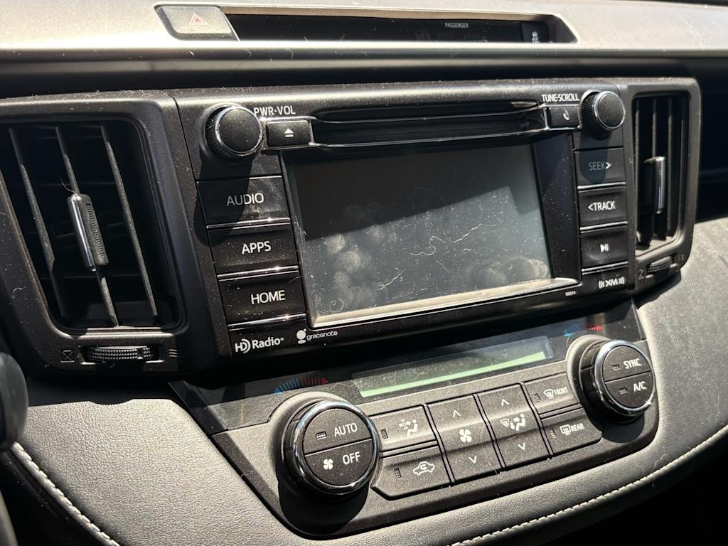 Thumbnail: 2016 Toyota RAV4 - 8