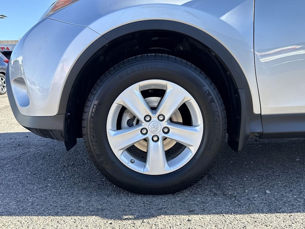 Thumbnail: 2013 Toyota RAV4 - 8