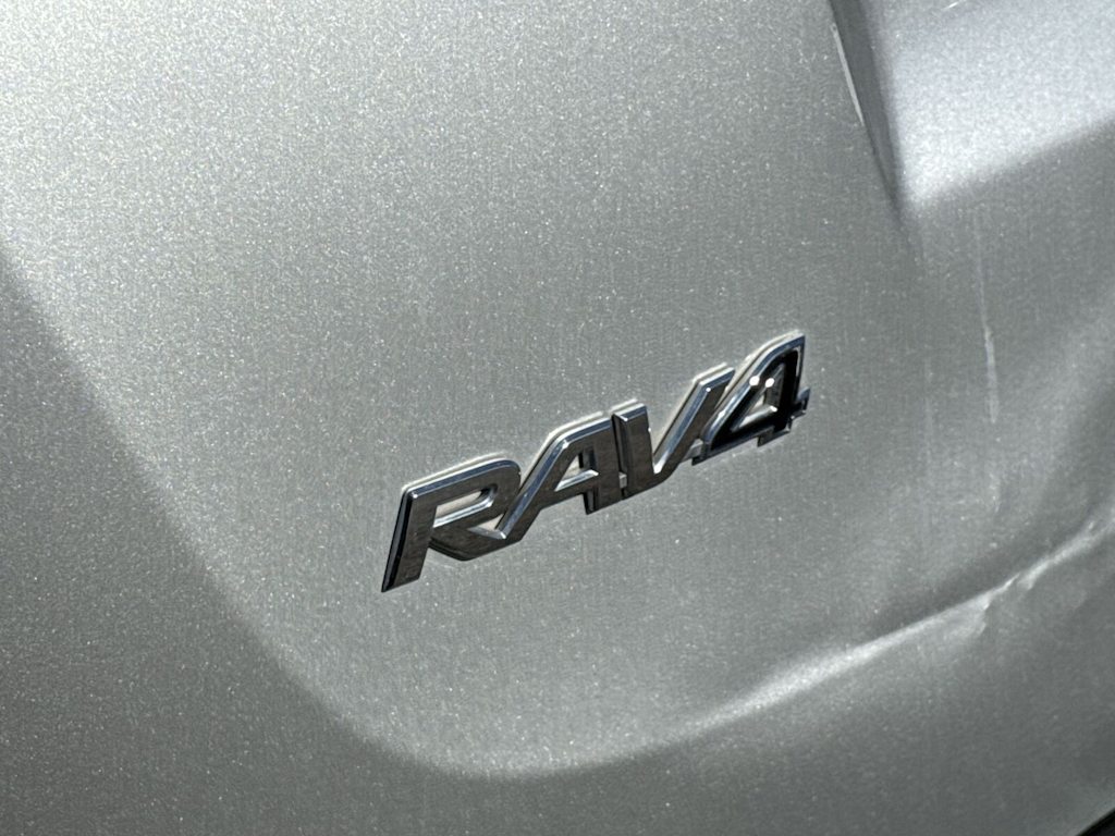 Thumbnail: 2013 Toyota RAV4 - 7