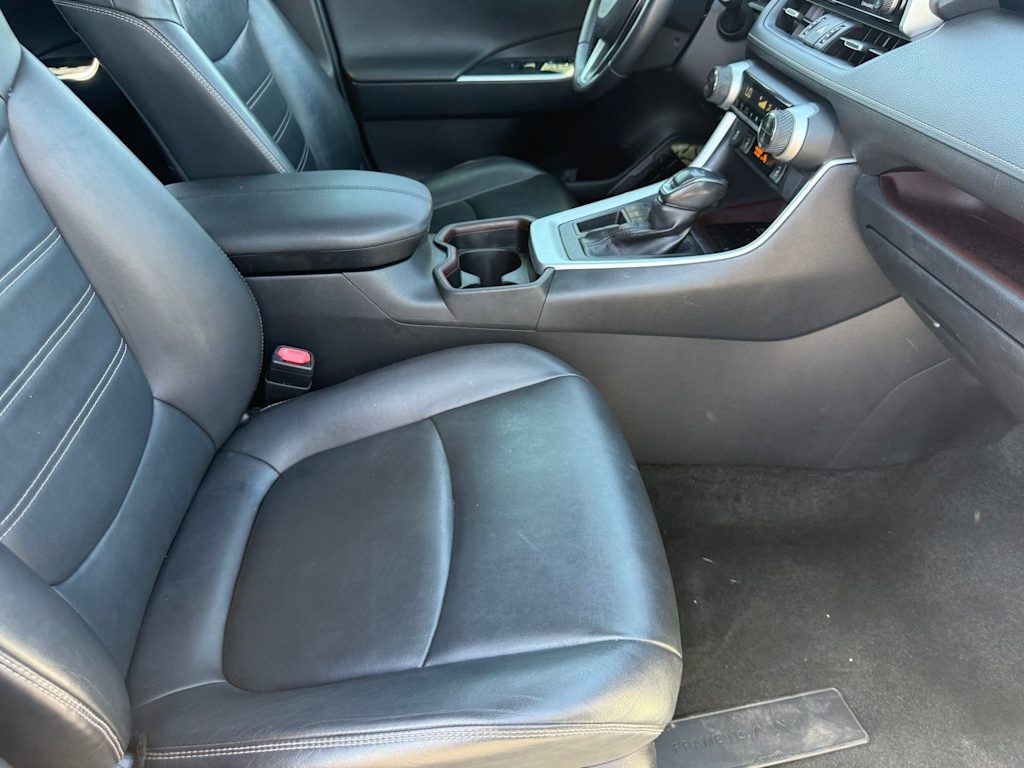 Thumbnail: 2019 Toyota RAV4 - 30