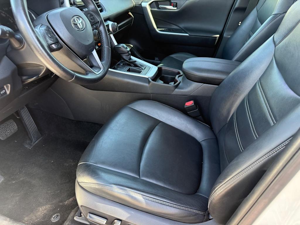 Thumbnail: 2019 Toyota RAV4 - 9