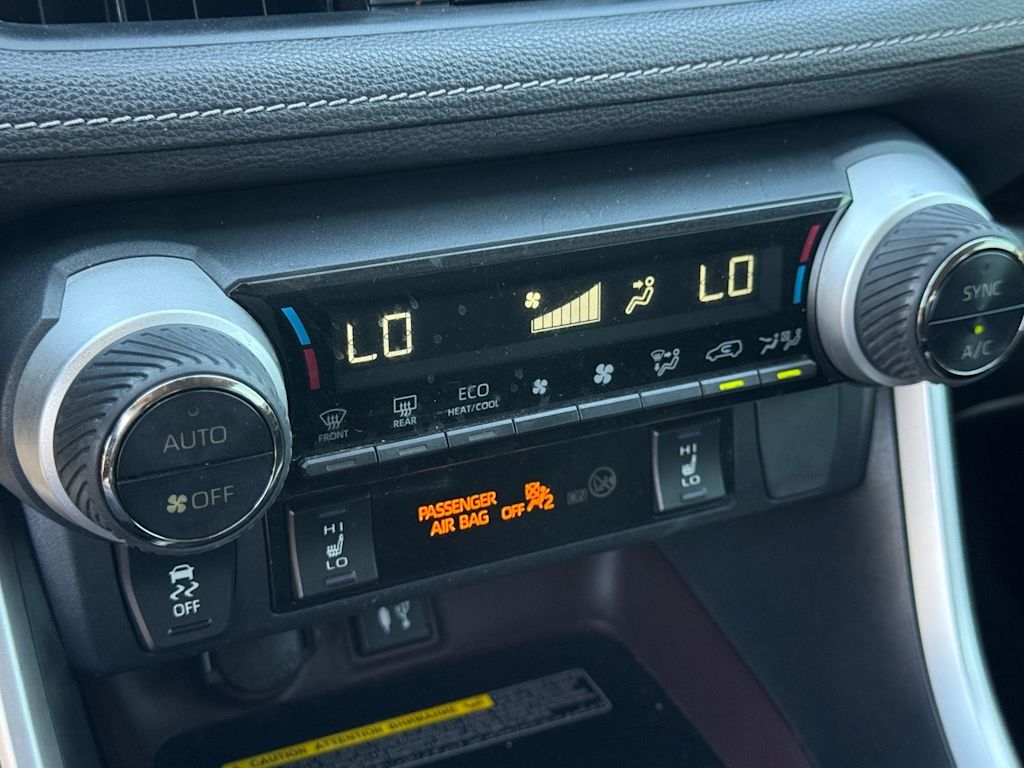 Thumbnail: 2019 Toyota RAV4 - 24