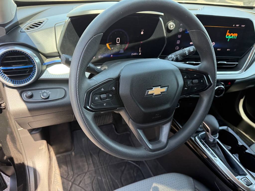 Thumbnail: 2025 Chevrolet Trax - 2