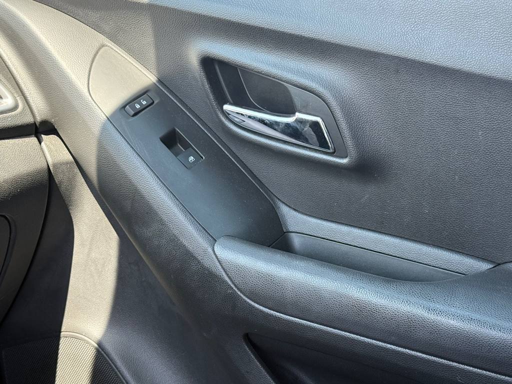 Thumbnail: 2020 Chevrolet Trax - 24