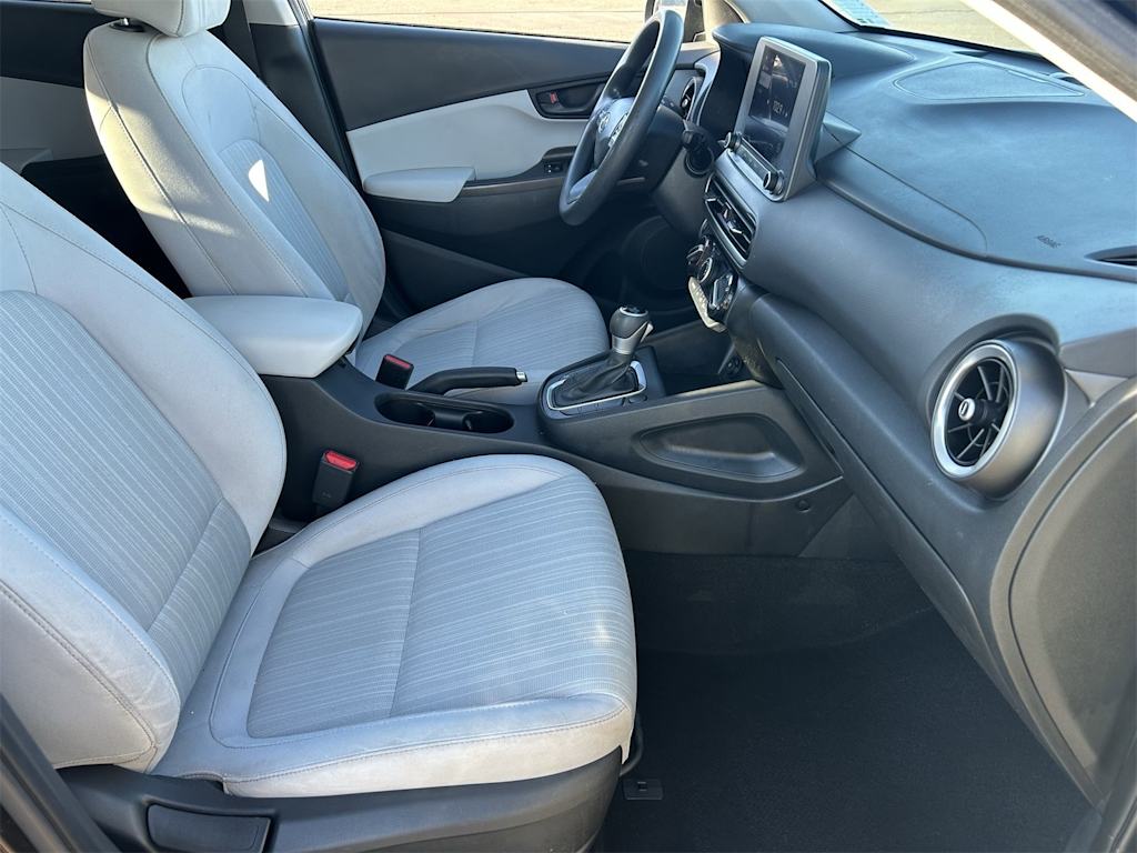 2022 Hyundai Kona SEL 10
