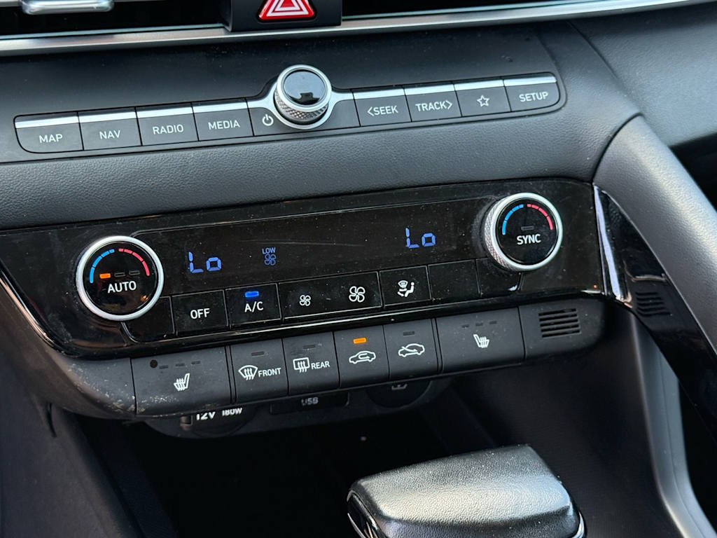 Thumbnail: 2024 Hyundai Elantra - 23