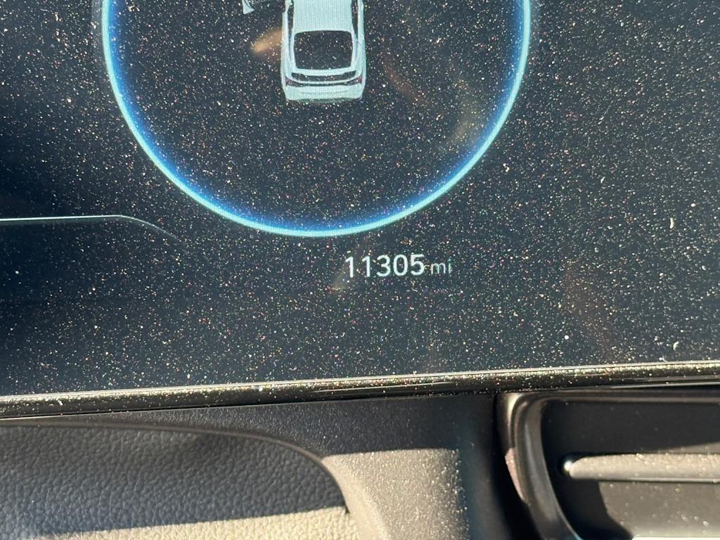 Thumbnail: 2023 Hyundai Elantra - 21