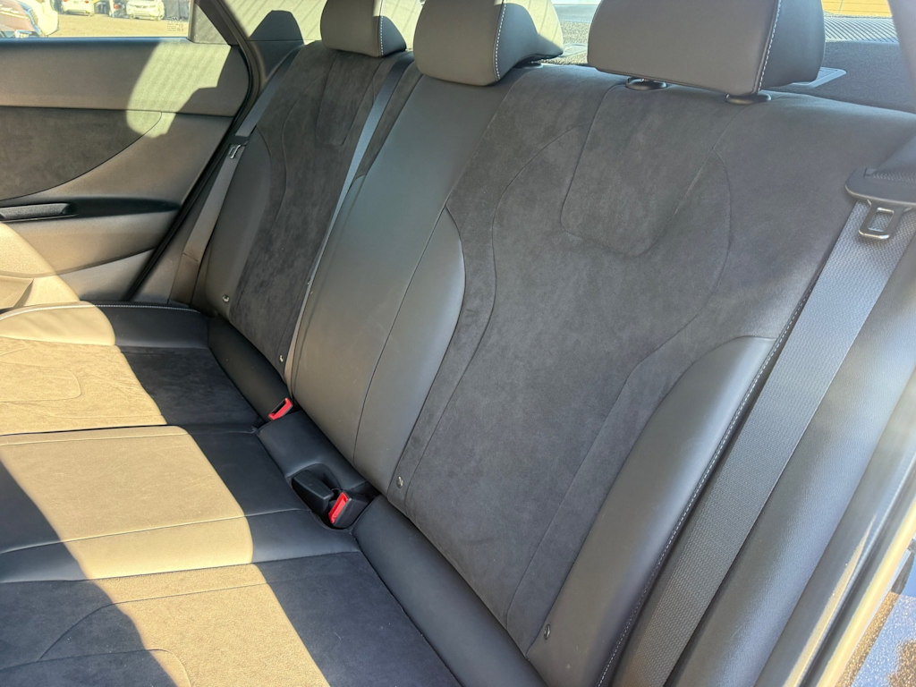 Thumbnail: 2023 Hyundai Elantra - 17