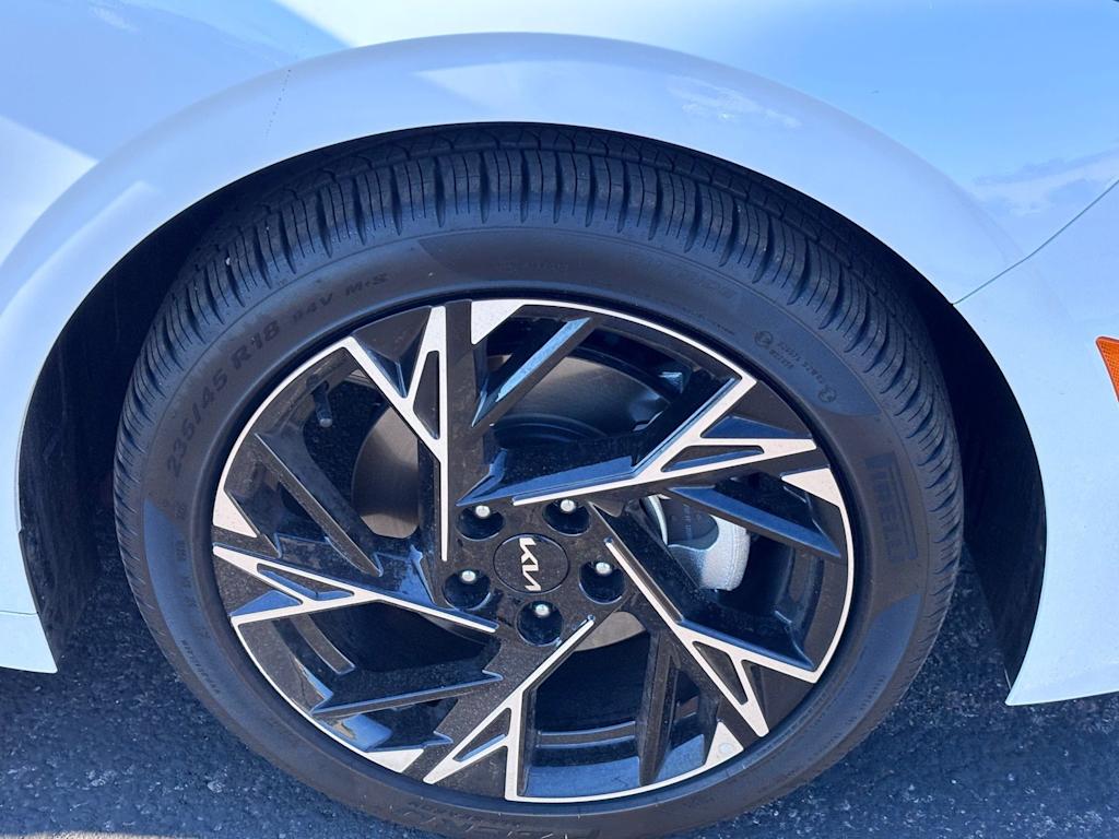 Thumbnail: 2026 Kia K5 - 6