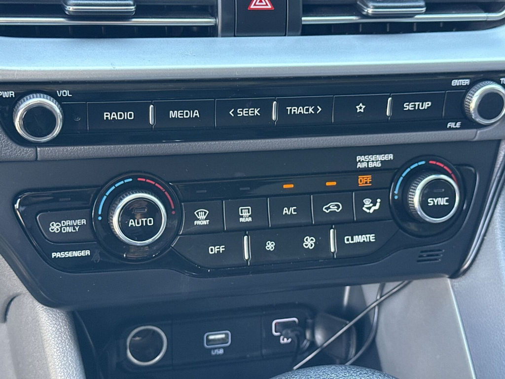 2020 Kia Niro LX 26
