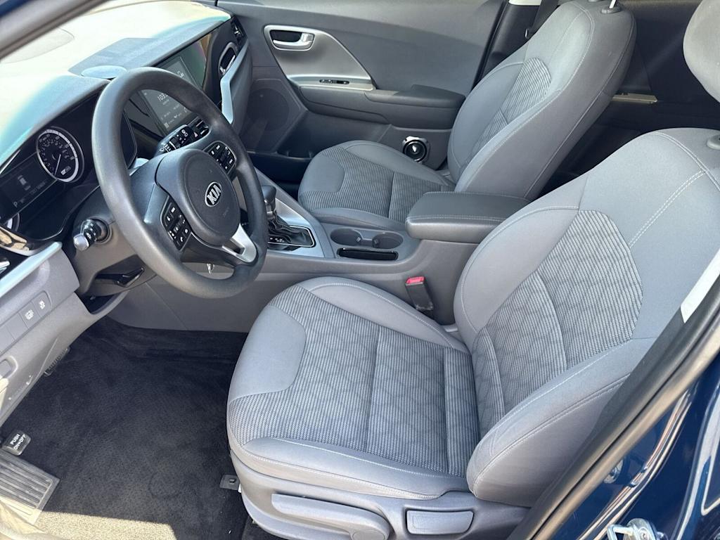 2020 Kia Niro LX 12