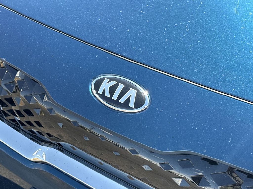 2020 Kia Niro LX 7