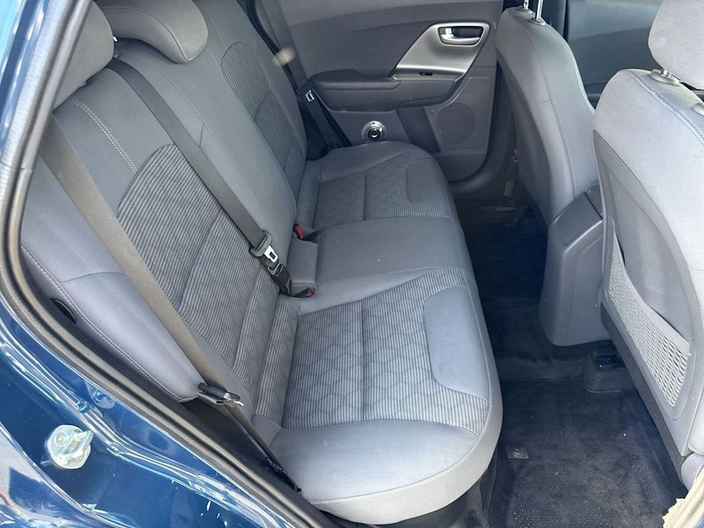 2020 Kia Niro LX 13