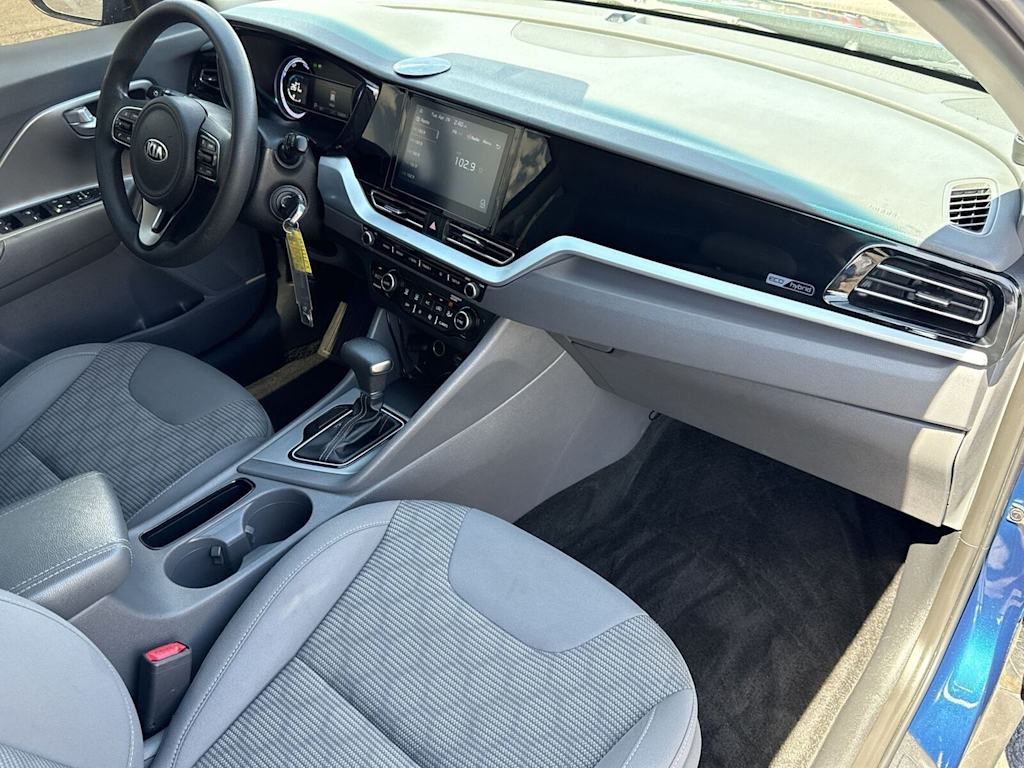 2020 Kia Niro LX 2