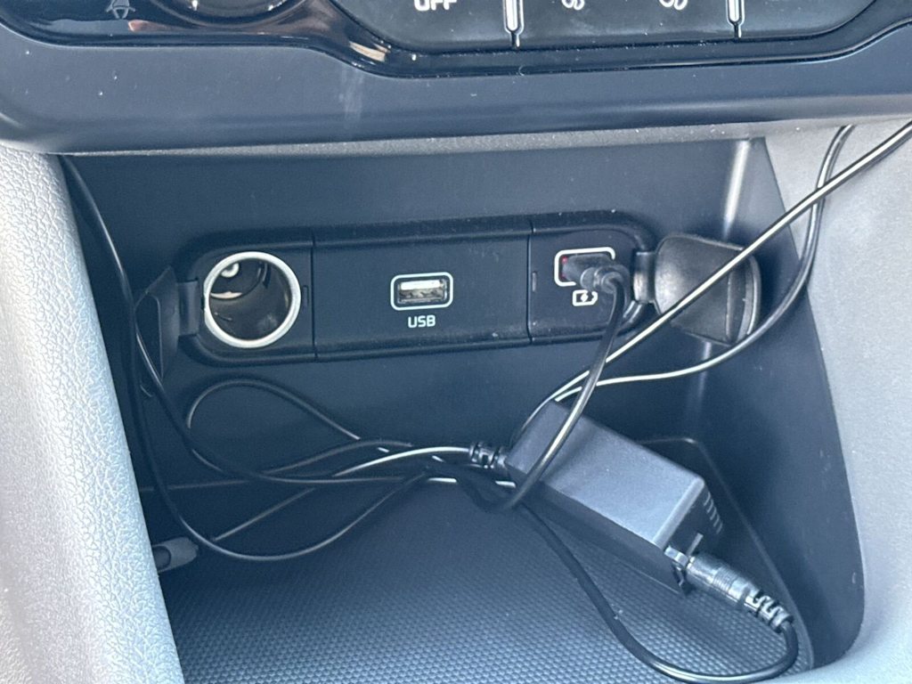 2020 Kia Niro LX 27