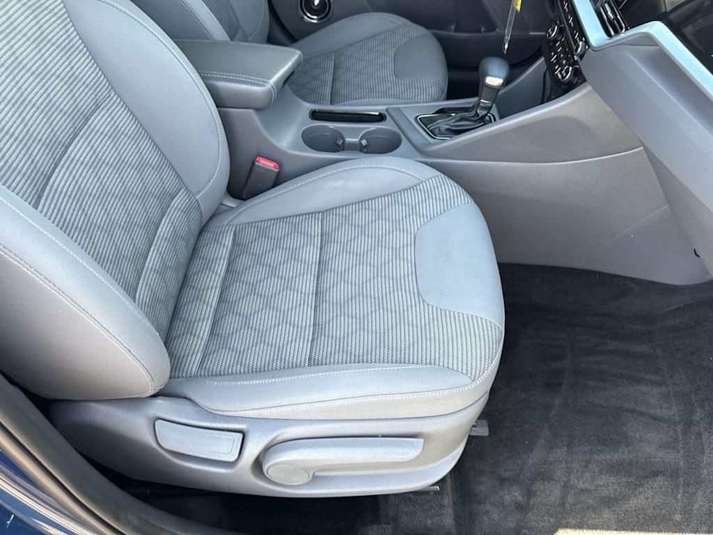 2020 Kia Niro LX 11