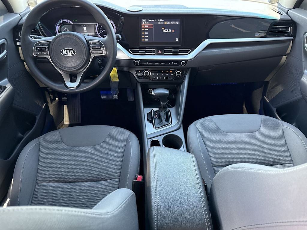 2020 Kia Niro LX 10