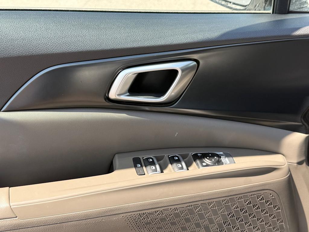 Thumbnail: 2025 Kia Carnival - 18