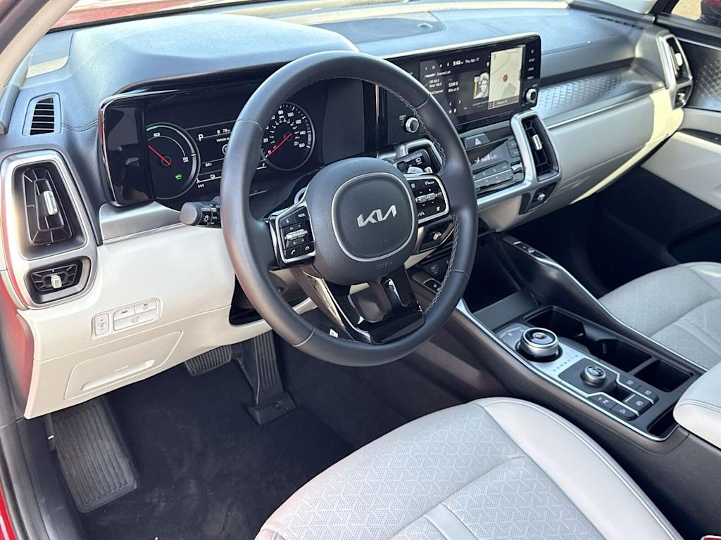 2023 Kia Sorento EX 12
