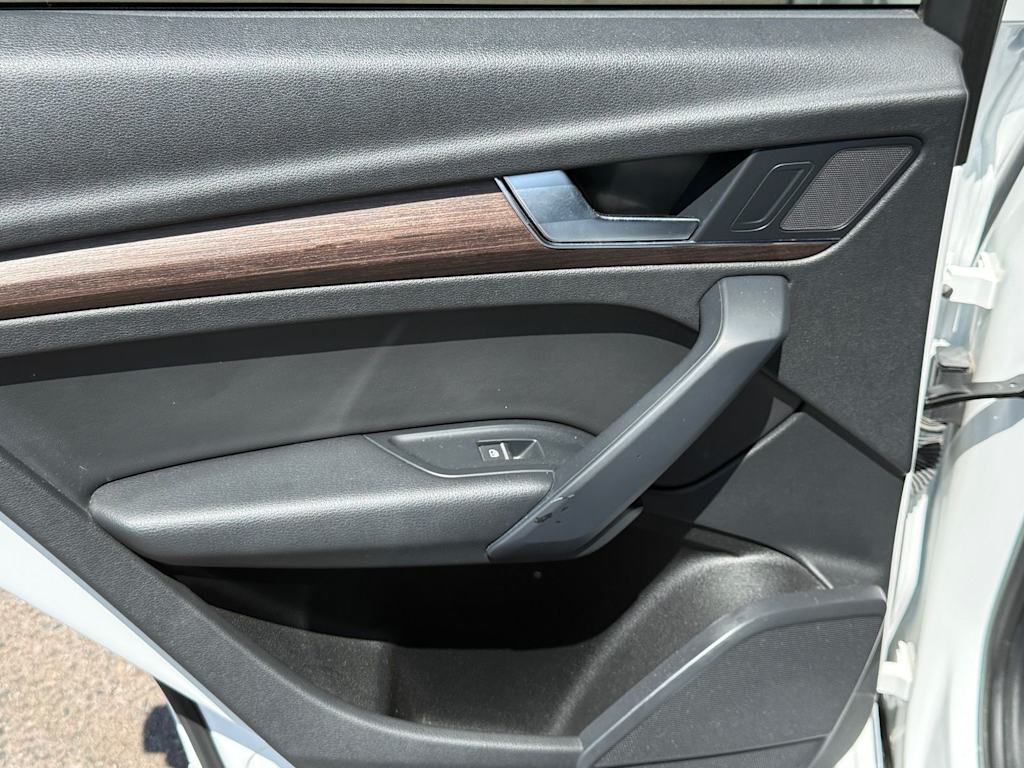 Thumbnail: 2021 Audi Q5 - 14