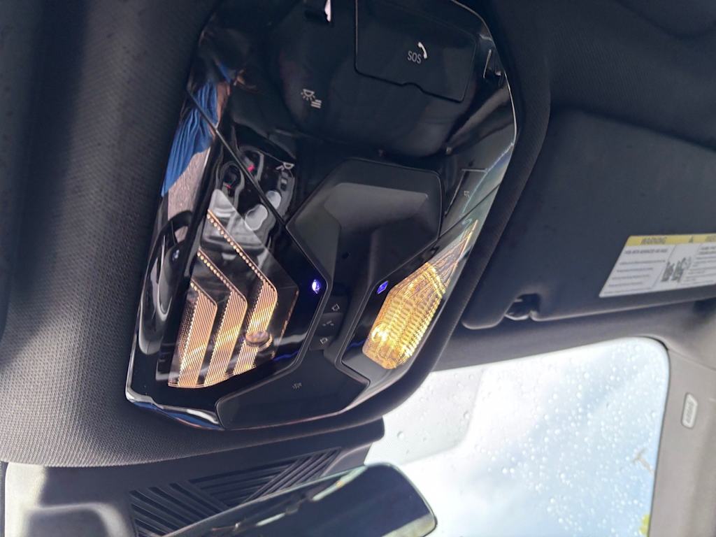 Thumbnail: 2025 BMW 5 Series - 25