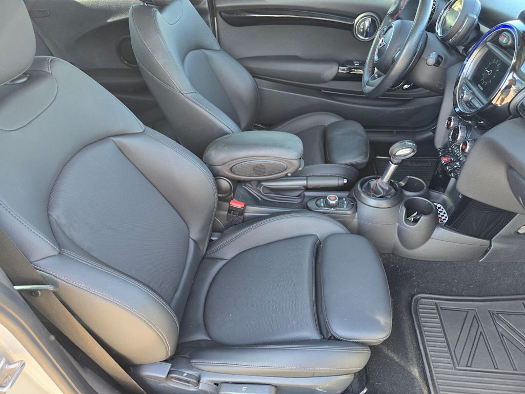 Thumbnail: 2019 MINI Cooper - 9