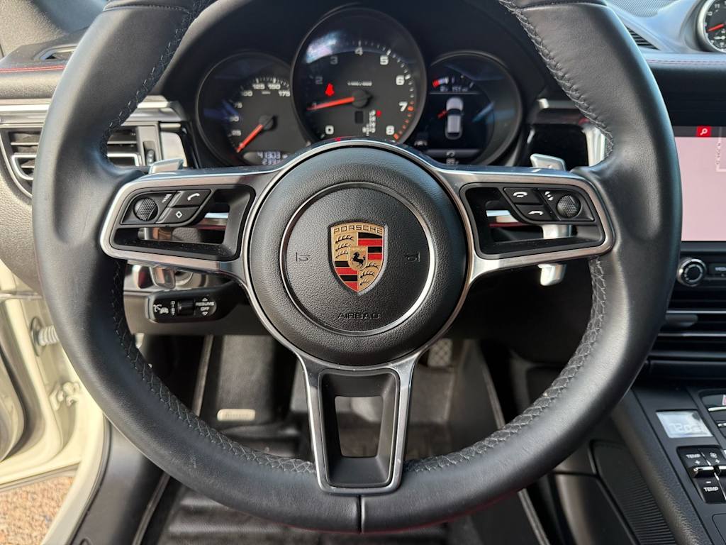 Thumbnail: 2020 Porsche Macan - 9