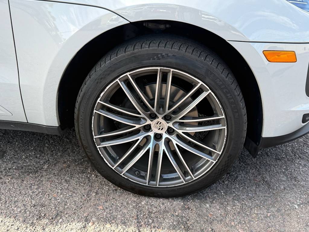 Thumbnail: 2020 Porsche Macan - 6