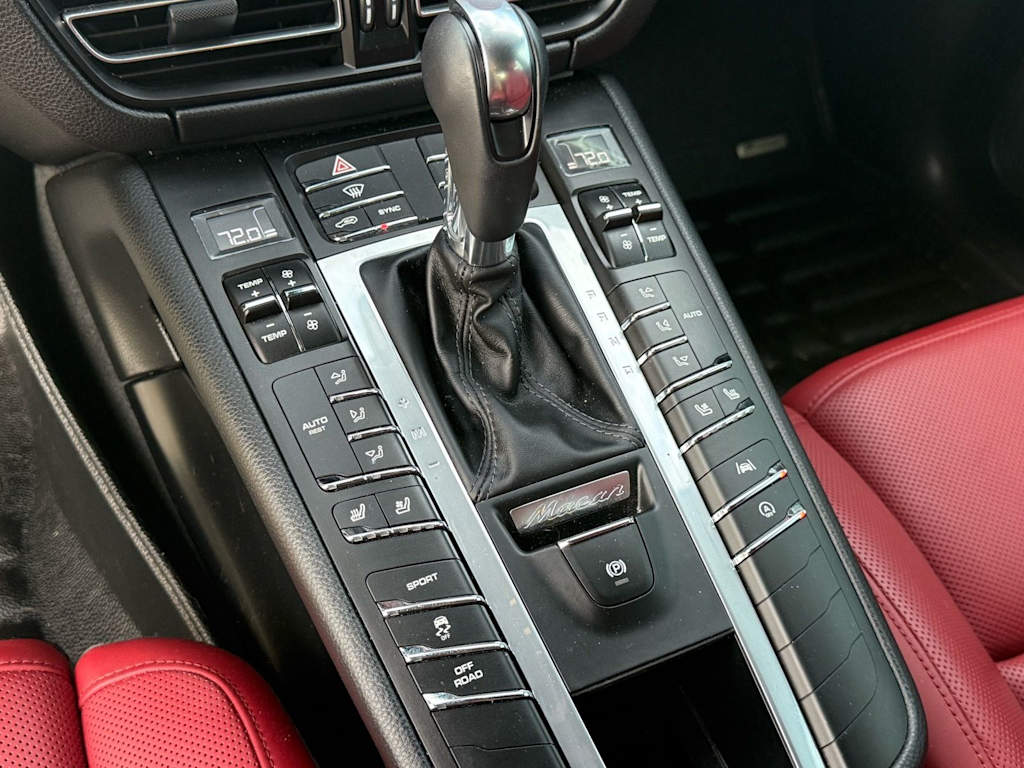 Thumbnail: 2020 Porsche Macan - 11