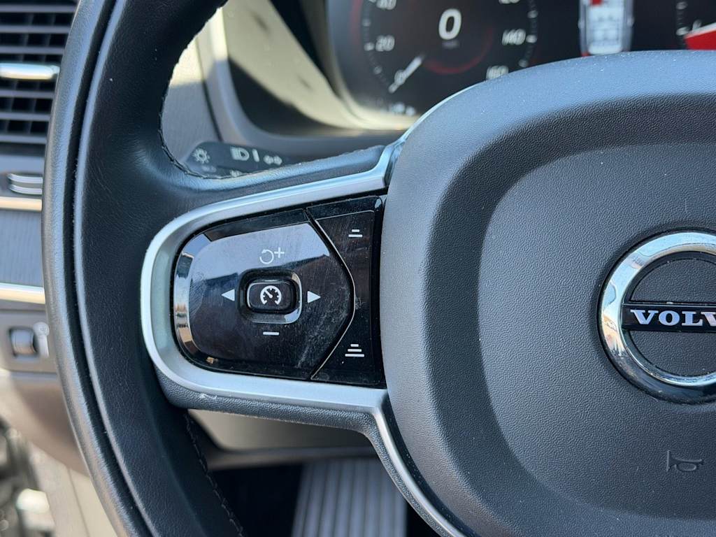 Thumbnail: 2020 Volvo XC90 - 14