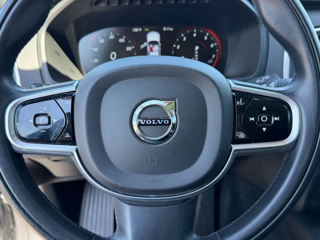 Thumbnail: 2020 Volvo XC90 - 13