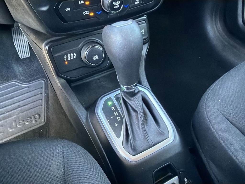 Thumbnail: 2023 Jeep Renegade - 29