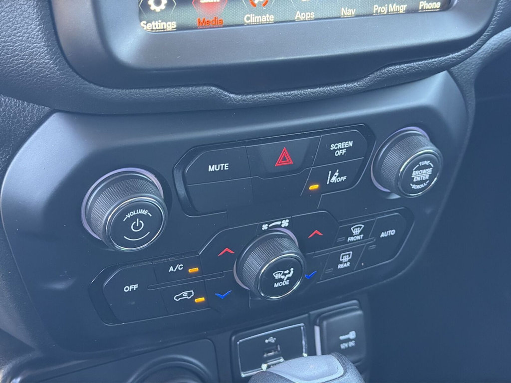 Thumbnail: 2023 Jeep Renegade - 27