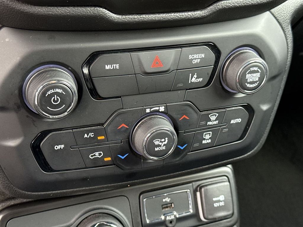 Thumbnail: 2023 Jeep Renegade - 28