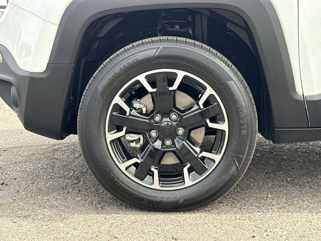 Thumbnail: 2023 Jeep Renegade - 8