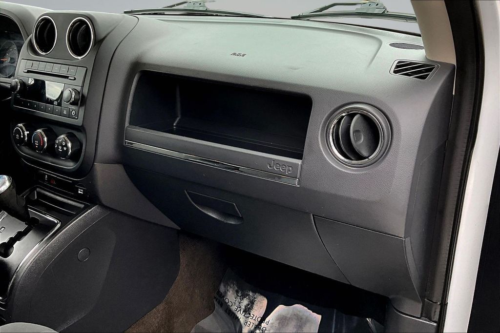 Thumbnail: 2015 Jeep Patriot - 22