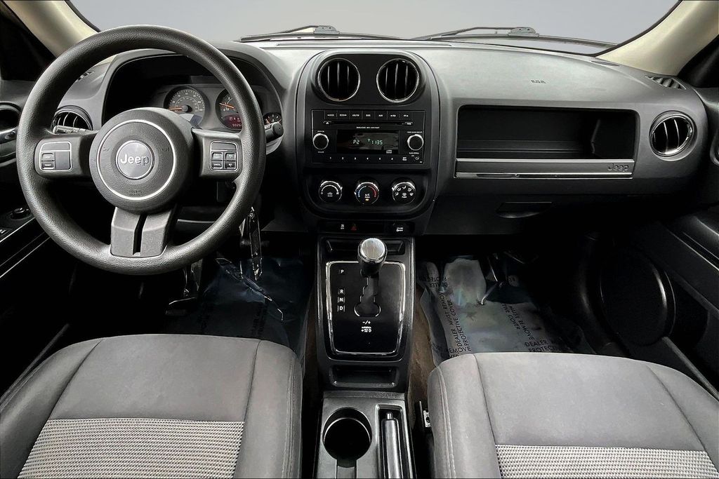 Thumbnail: 2015 Jeep Patriot - 14
