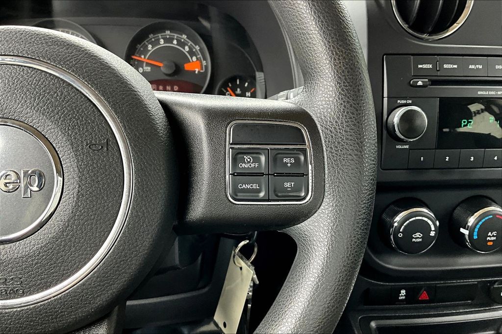 Thumbnail: 2015 Jeep Patriot - 27