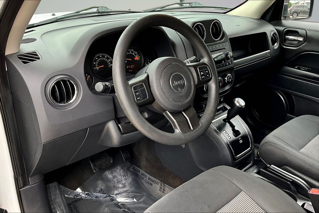 Thumbnail: 2015 Jeep Patriot - 13