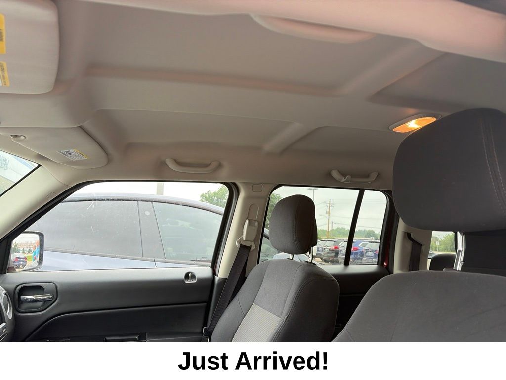 Thumbnail: 2014 Jeep Patriot - 10