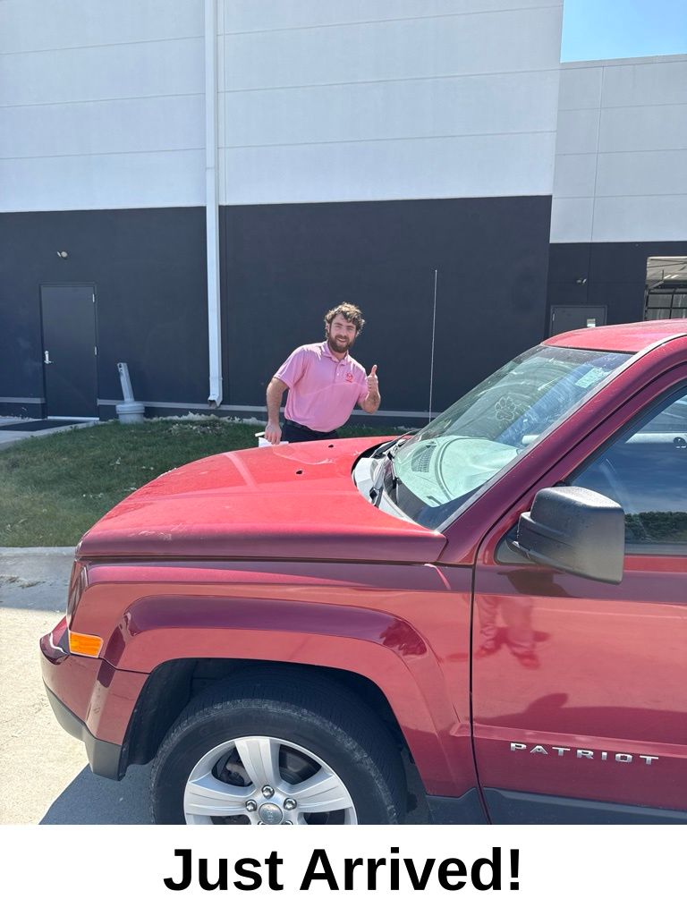 Thumbnail: 2016 Jeep Patriot - 8