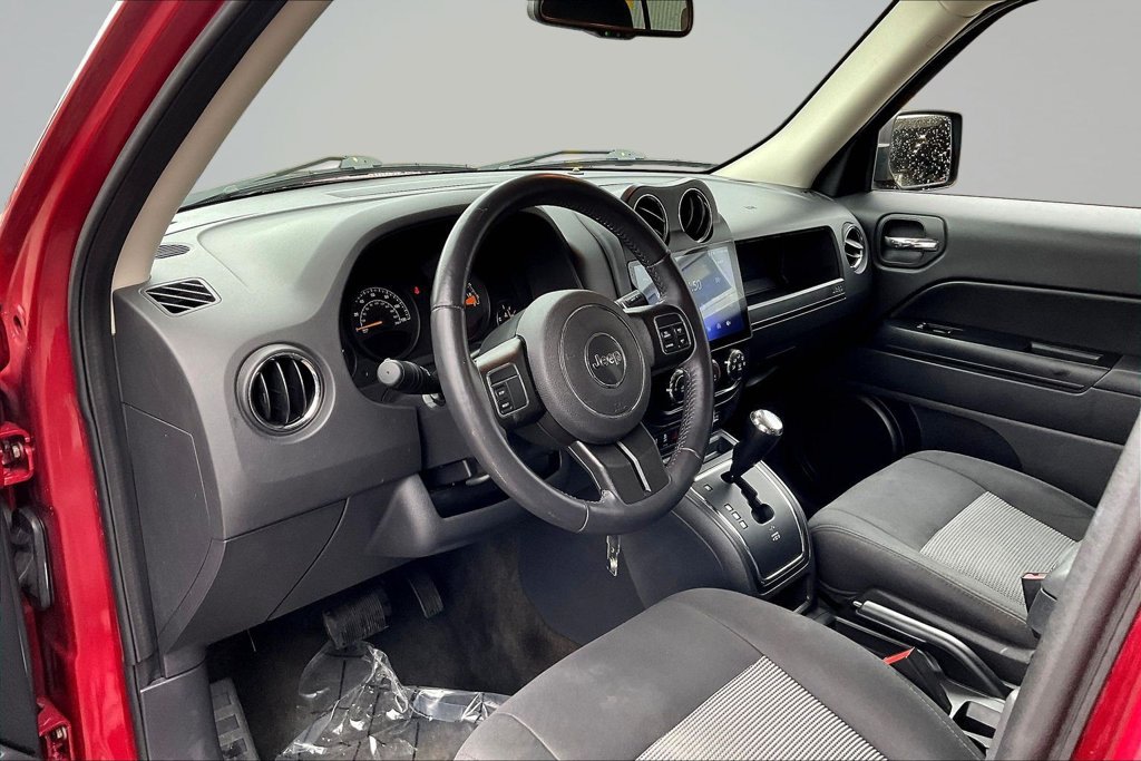 Thumbnail: 2016 Jeep Patriot - 9
