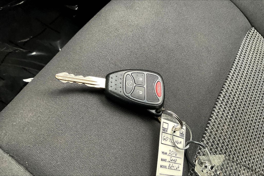 Thumbnail: 2016 Jeep Patriot - 18