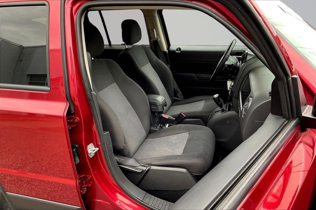 Thumbnail: 2016 Jeep Patriot - 10