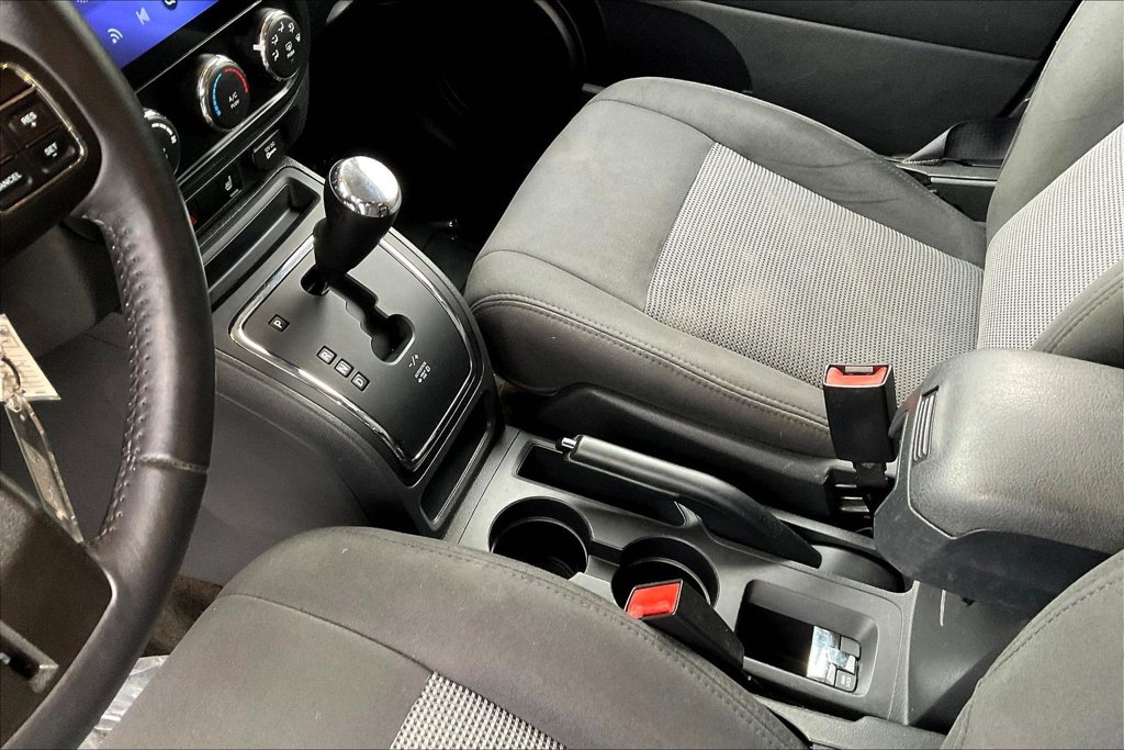 Thumbnail: 2016 Jeep Patriot - 13